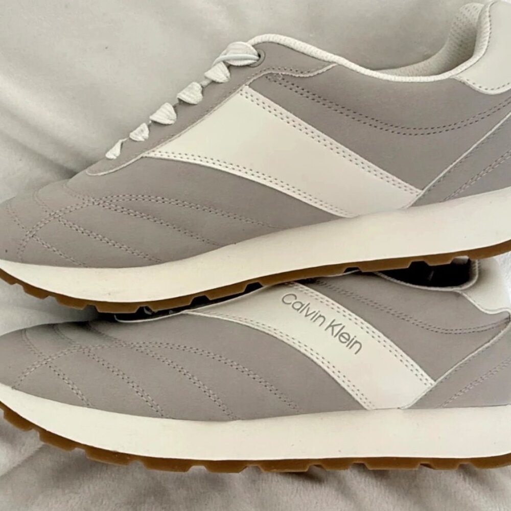 Calvin Klein Women's Koccallena-R Gray White Lace Up Sneakers 11 M NWOB - Picture 7 of 10